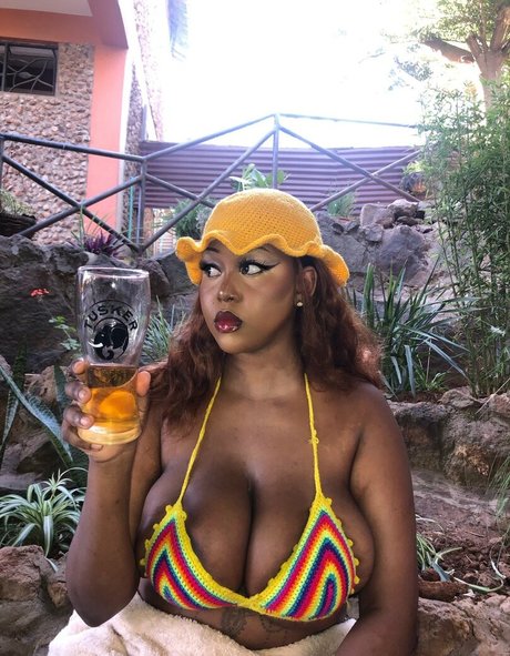 Bigtitti3barbie onlyfans strip tease