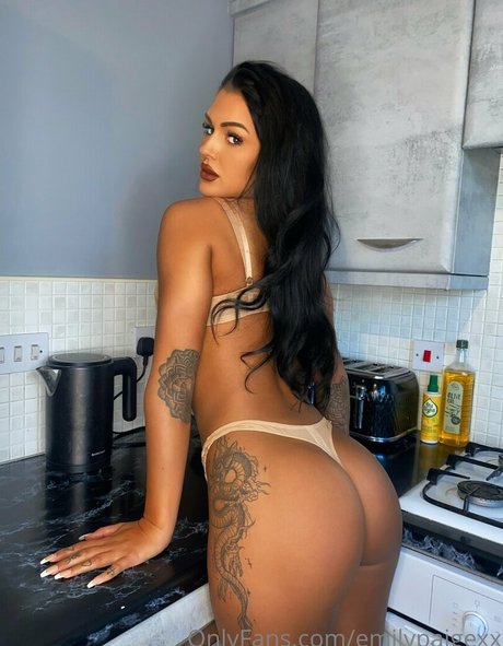 emilypaigexx onlyfans ass