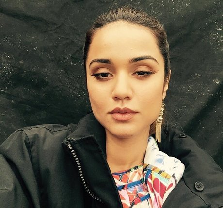 Summer Bishil onlyfans pics