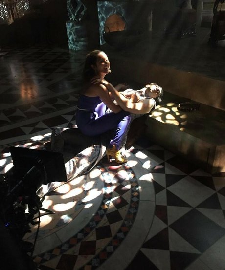 Summer Bishil Profile pic