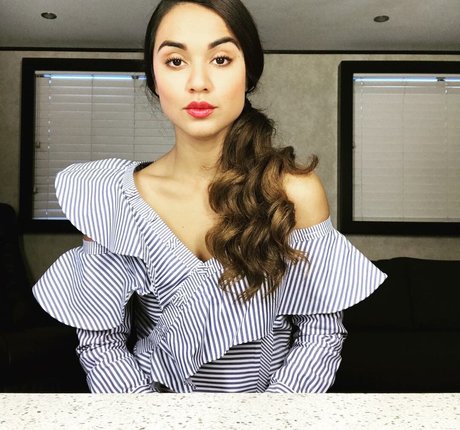 Summer Bishil onlyfans leaks