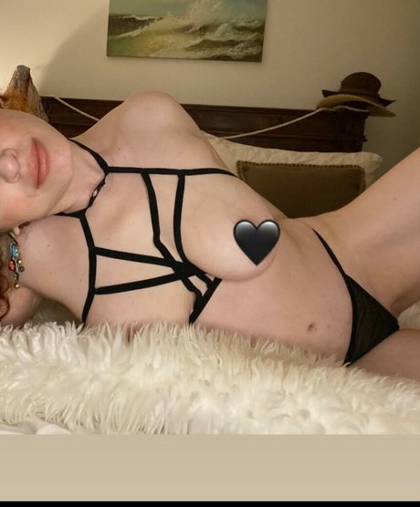 therealmiadealba en onlyfans