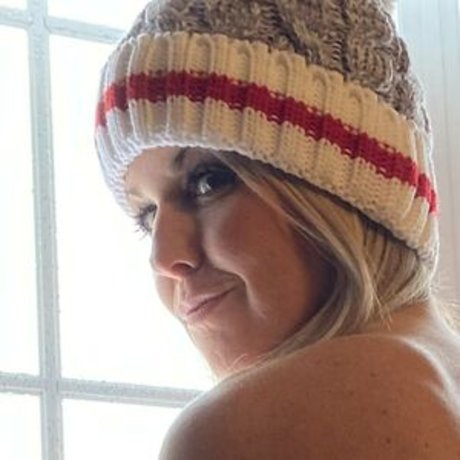 Katymonicapeach onlyfans striptease