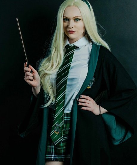 queenofarkhamcity onlyfans leak new