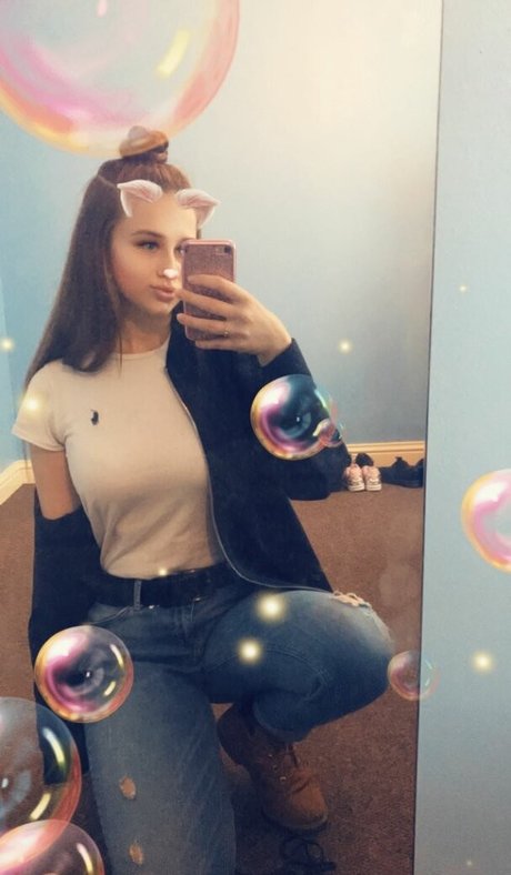 Chloe Carter leaked nudes onlyfans