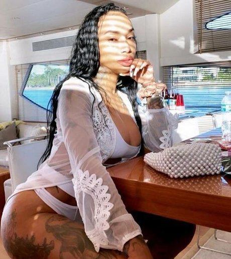 flyyytattedsky onlyfans desnuda