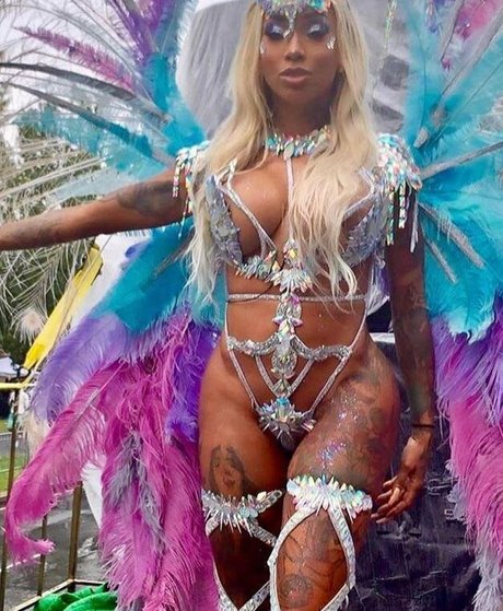 flyyytattedsky tits onlyfans