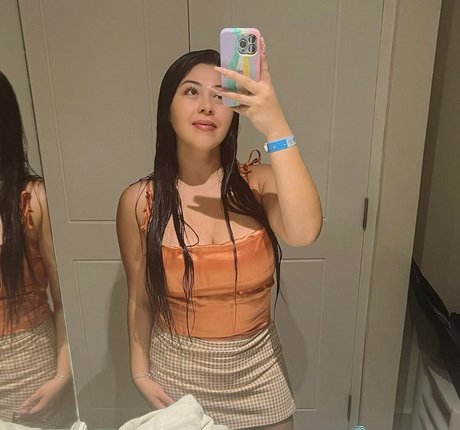 maladesdechicaof onlyfans leaked photos