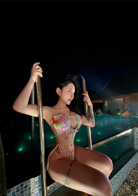 Songyuxin Hitomi sexy onlyfans