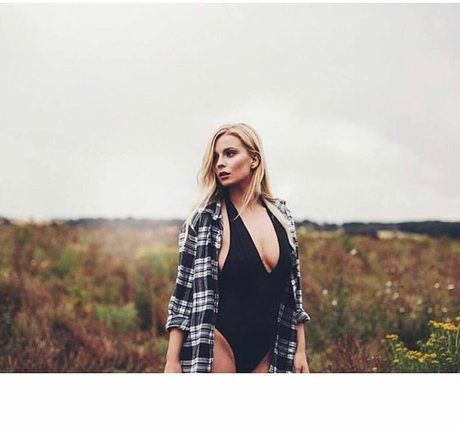 Hollie Sparrow nude onlyfans leaks