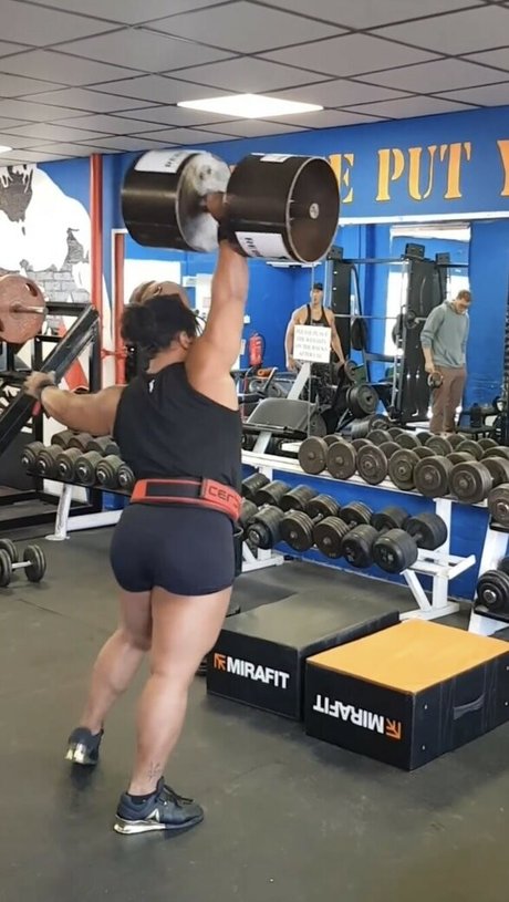 StrongWomen_ onlyfans model