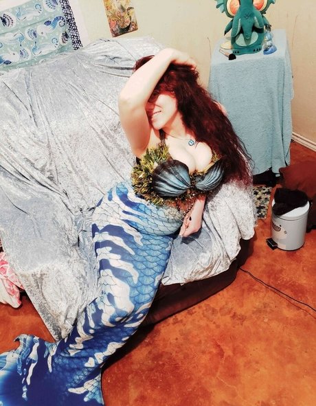 Mermaid Lunette onlyfans public photos