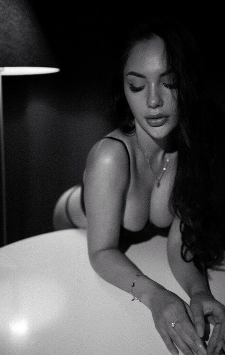 Kristina Azaronak onlyfans.