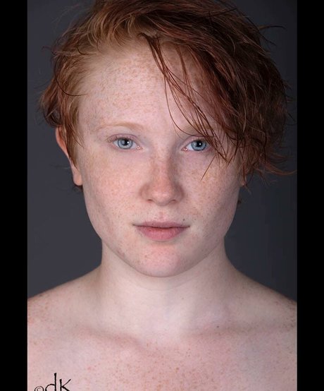 Izzabella Robbins onlyfans content leaked