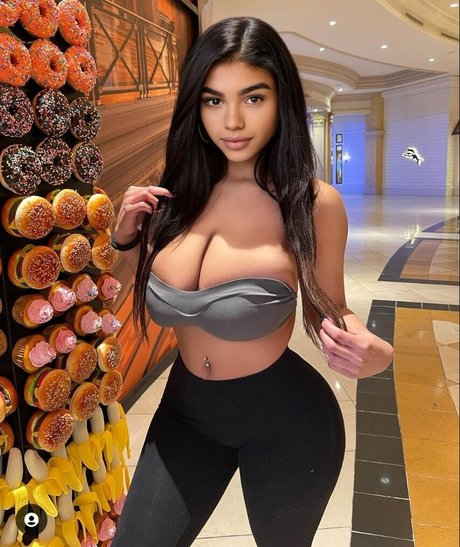 Zarah Heavens onlyfans leaked nudes