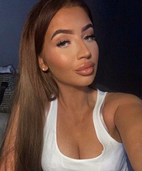 Sh4rday onlyfans model photo