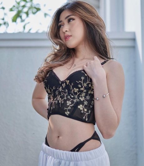 Felicia Carissa onlyfans tits