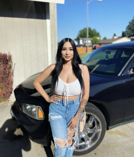 bitamartinezz onlyfans model photos