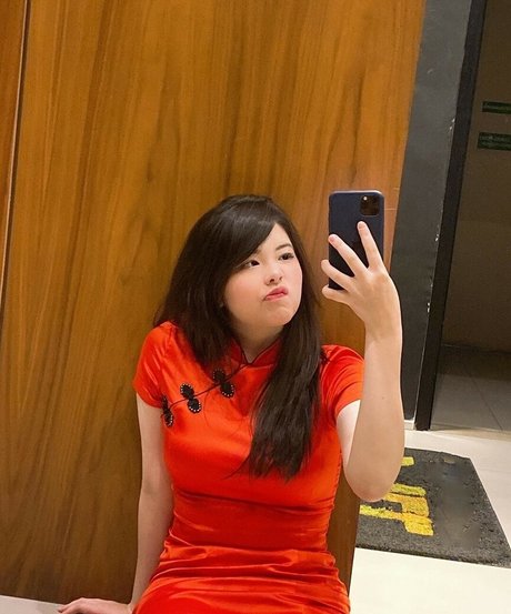 Julia Nakamura onlyfans pics