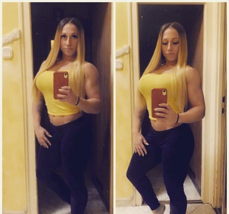 Reni Gendur onlyfans boobs