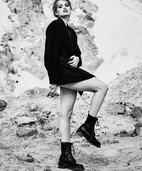 Daria Tyazkhun onlyfans model photo