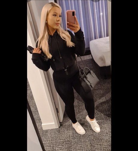 KimJade999 onlyfans naked pics