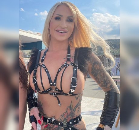 Calea Toxic nude onlyfans