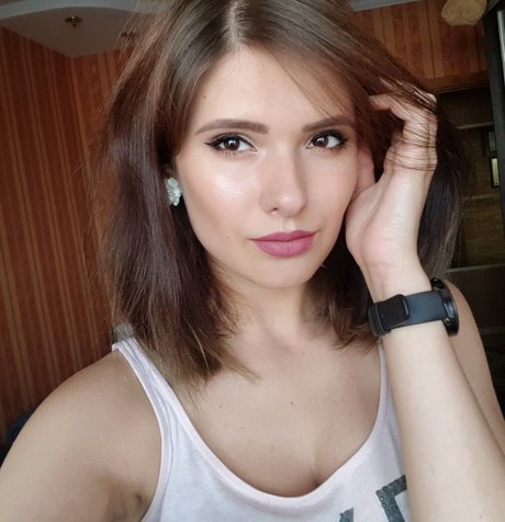 Miroslava Ladovir nude only fans leaks