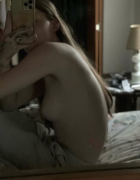 Ethel Cain boobs onlyfans