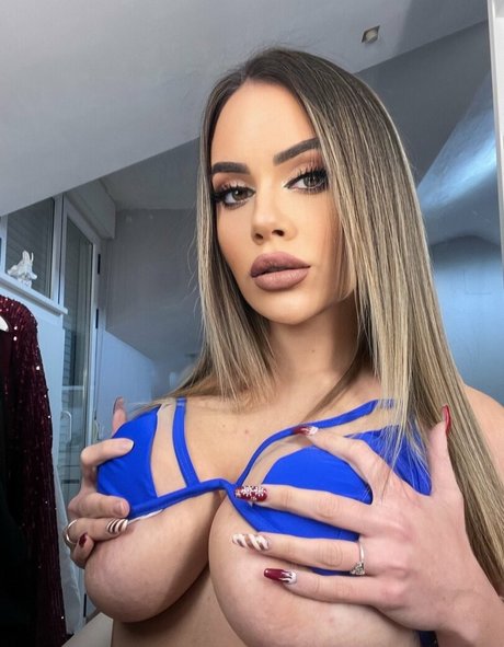 Laragarcia168 onlyfans striptease