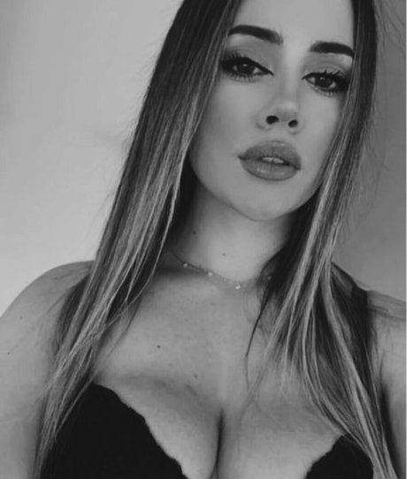 Laragarcia168 onlyfans public photos