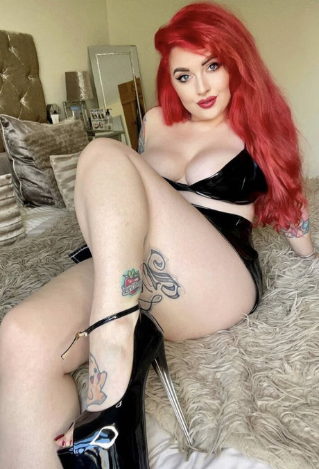 xvanessavixenx onlyfans strip