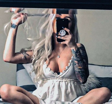 SJ Valenz onlyfans content