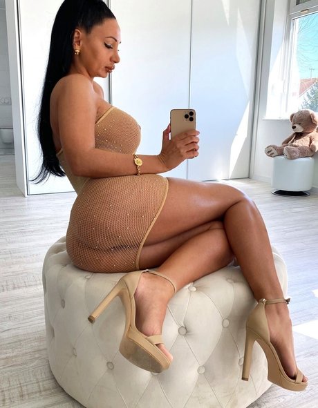 Sabina Santl onlyfans free content