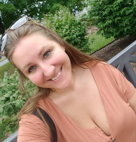 Caityy Cakesss onlyfans pics