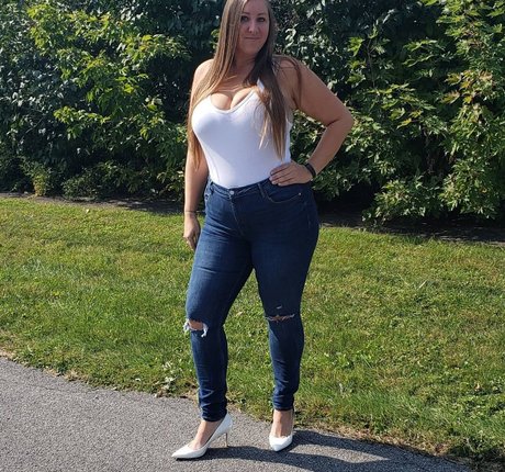 Caityy Cakesss nude only fans leaks