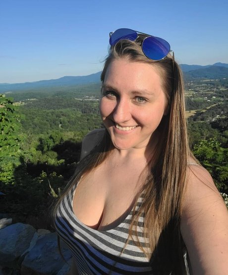 Caityy Cakesss only fans