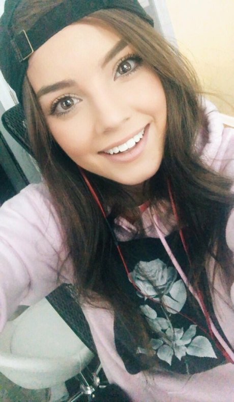 Gingy Gingerliness onlyfans public photos