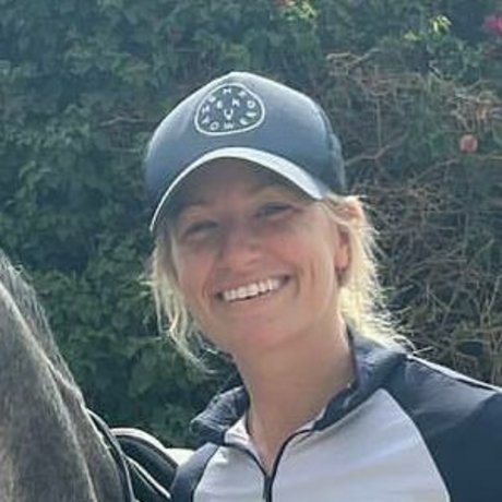 Beth Behrs onlyfans leaked.