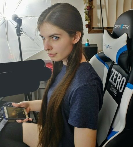 warmfreshpaint onlyfans nude tits