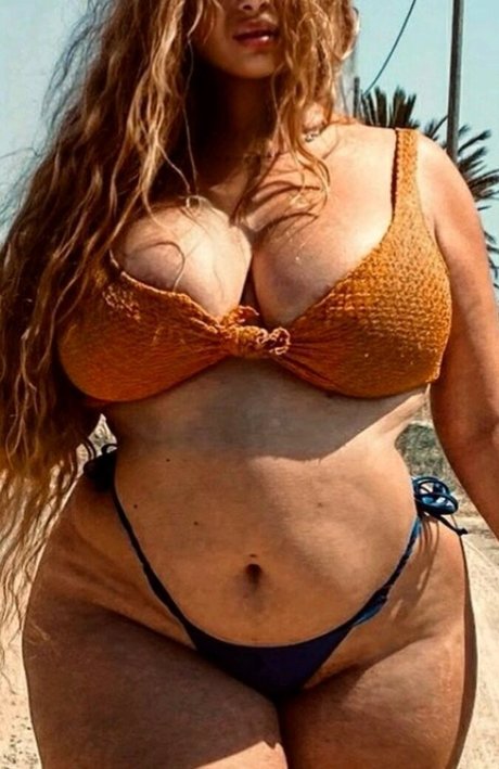 Linda Adams onlyfans nude photos