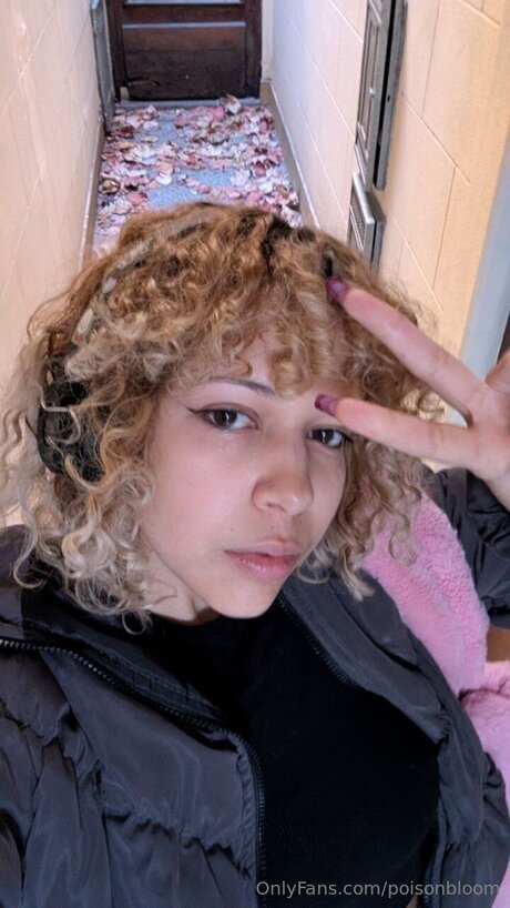 poisonbloom onlyfans nude content