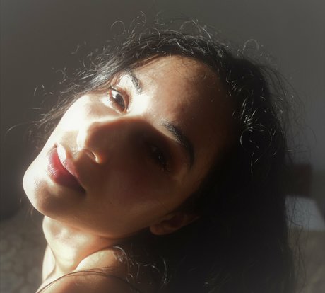 Mirabella Estella onlyfans free content