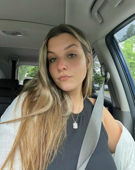 Lorraine De Souza onlyfans sex leak