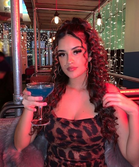 Goldensugaarr onlyfans nude tits