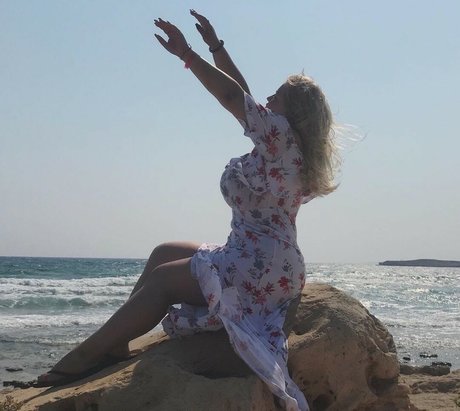 Julia Chegodar feet onlyfans