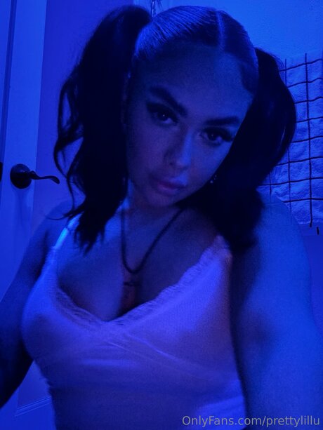 Prettylillu nude only fans