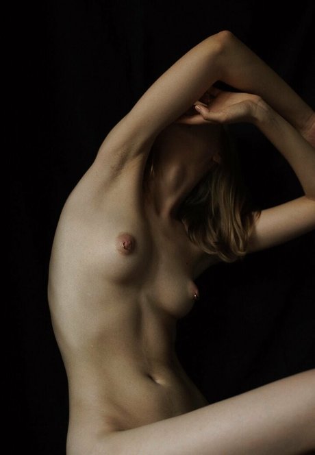 sabrinartnss onlyfans nude tits