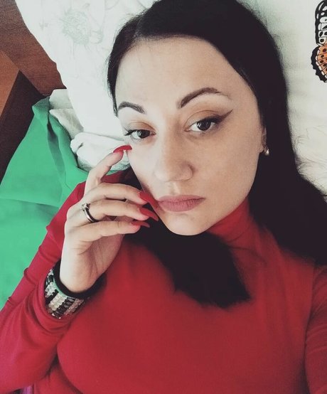 Leka Galkinstein onlyfans model images