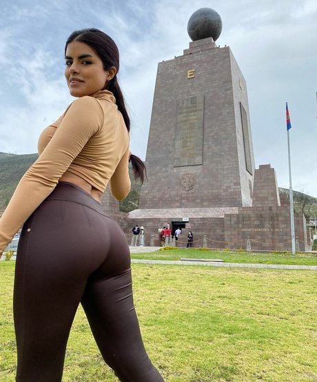 Jesi Quirola onlyfans keak